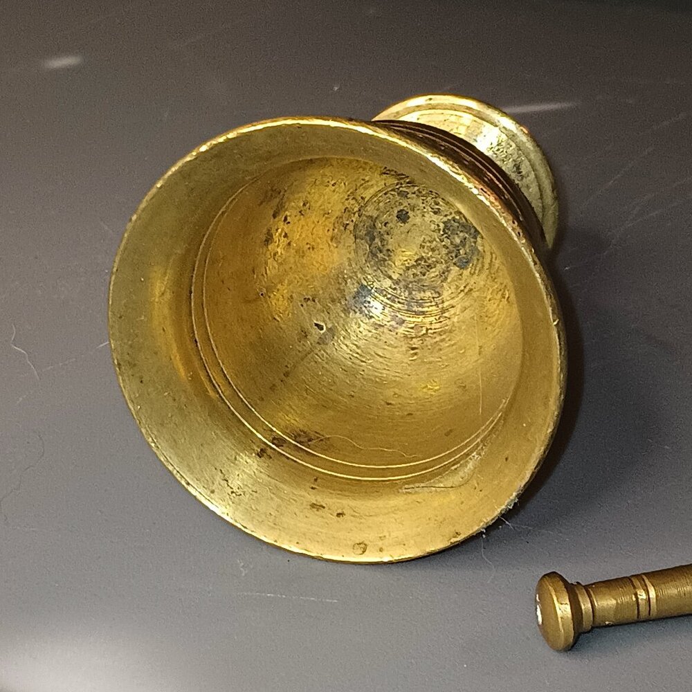 Vintage Brass Small Mortar with Decorative Trim & Pestle - Picture 2 of 9
